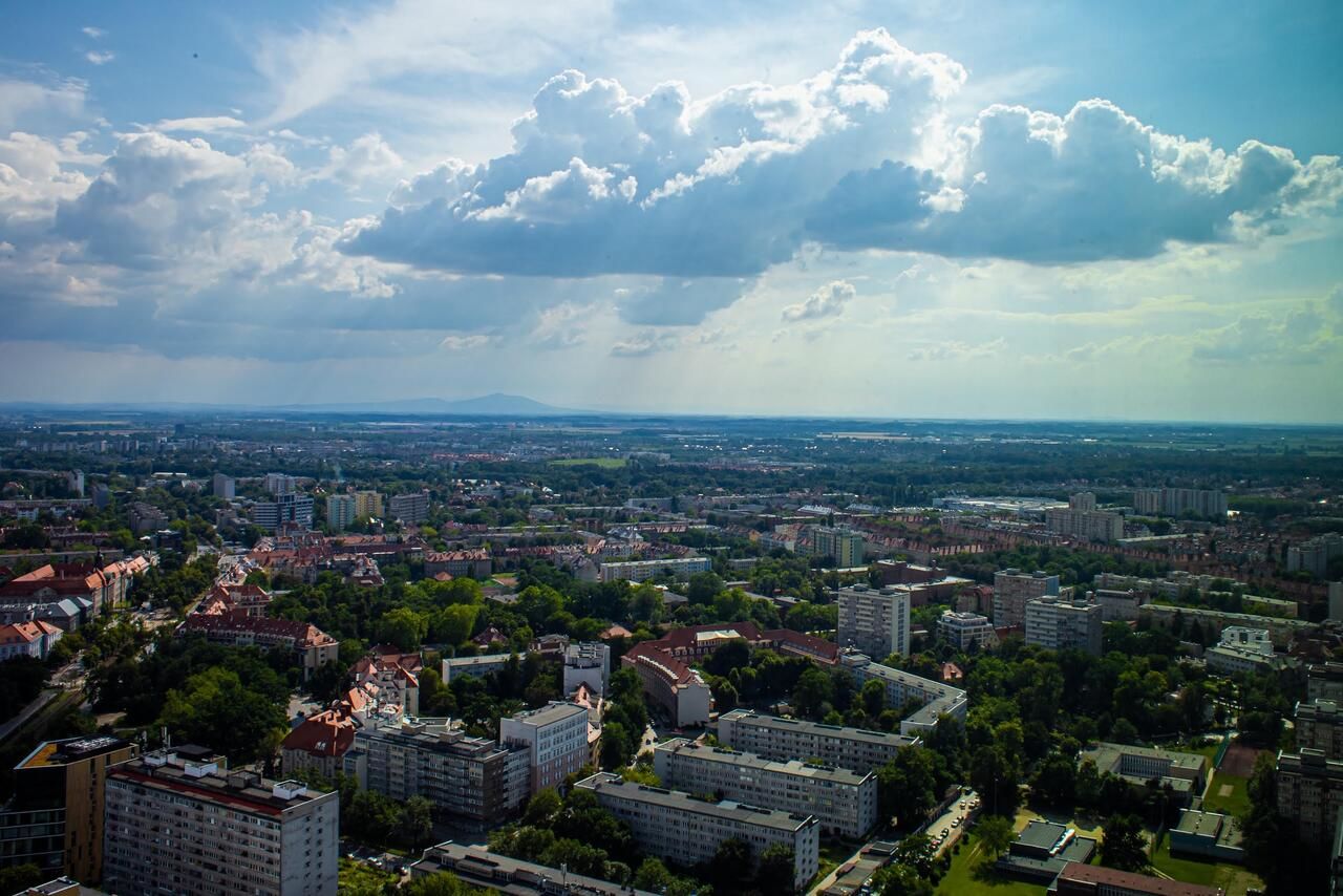 Апартаменты 30th+ Floor Apartments in Sky Tower Вроцлав-27